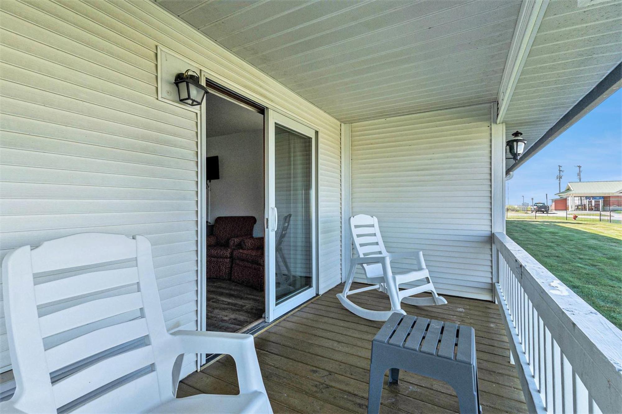 Snyders Shoreline Inn Ludington Exterior foto