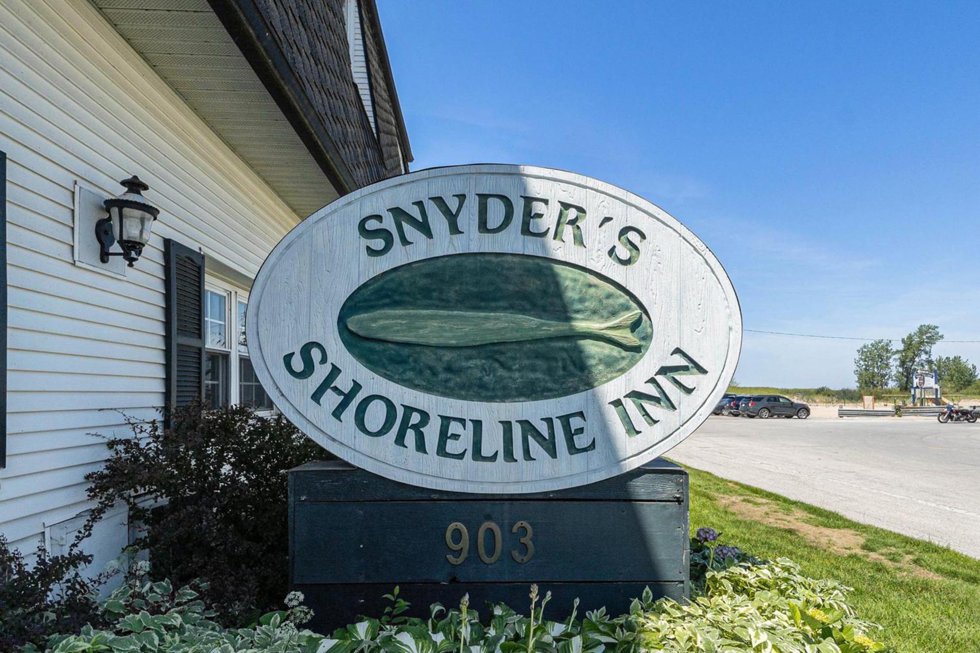 Snyders Shoreline Inn Ludington Exterior foto
