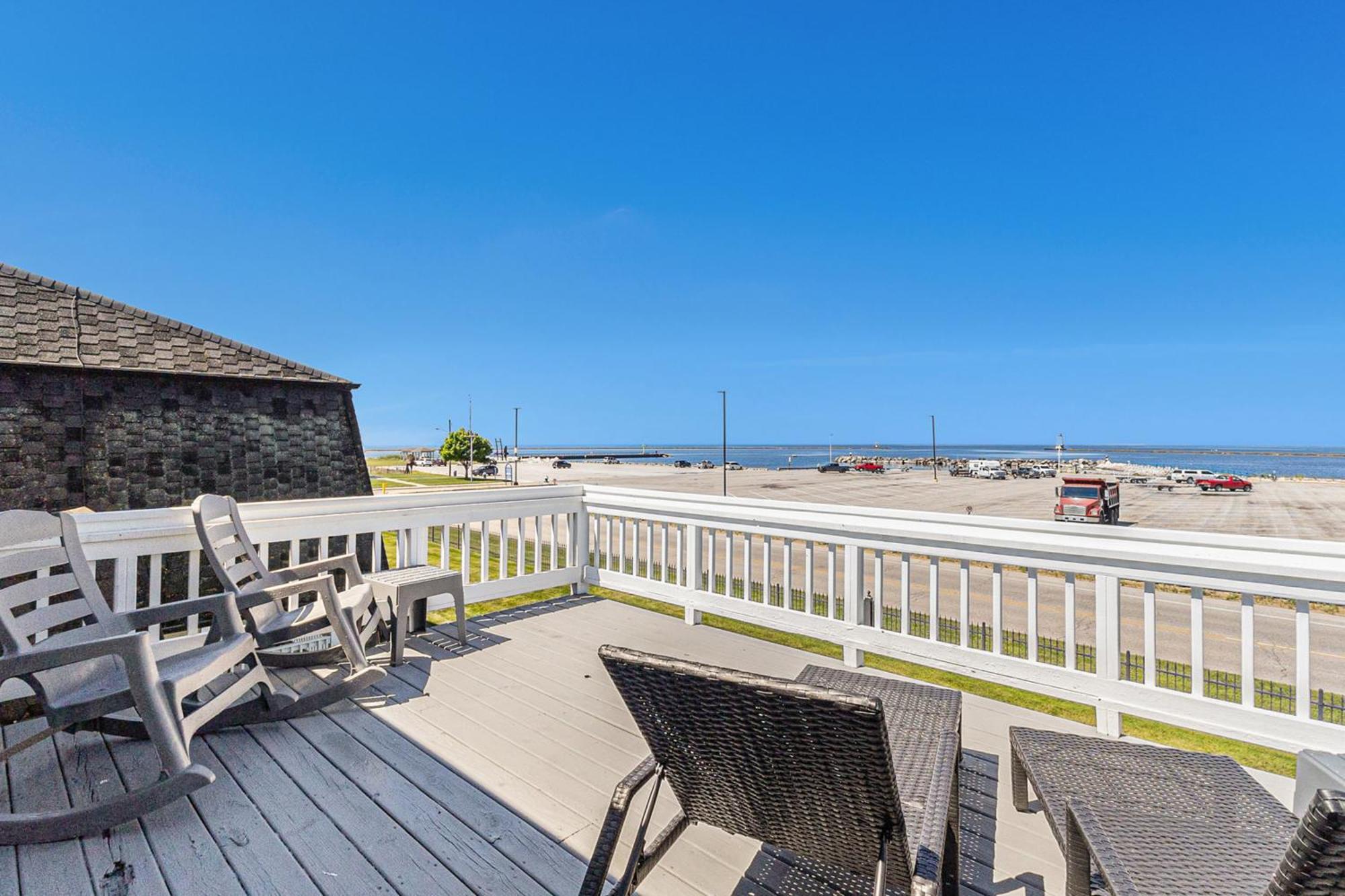 Snyders Shoreline Inn Ludington Exterior foto