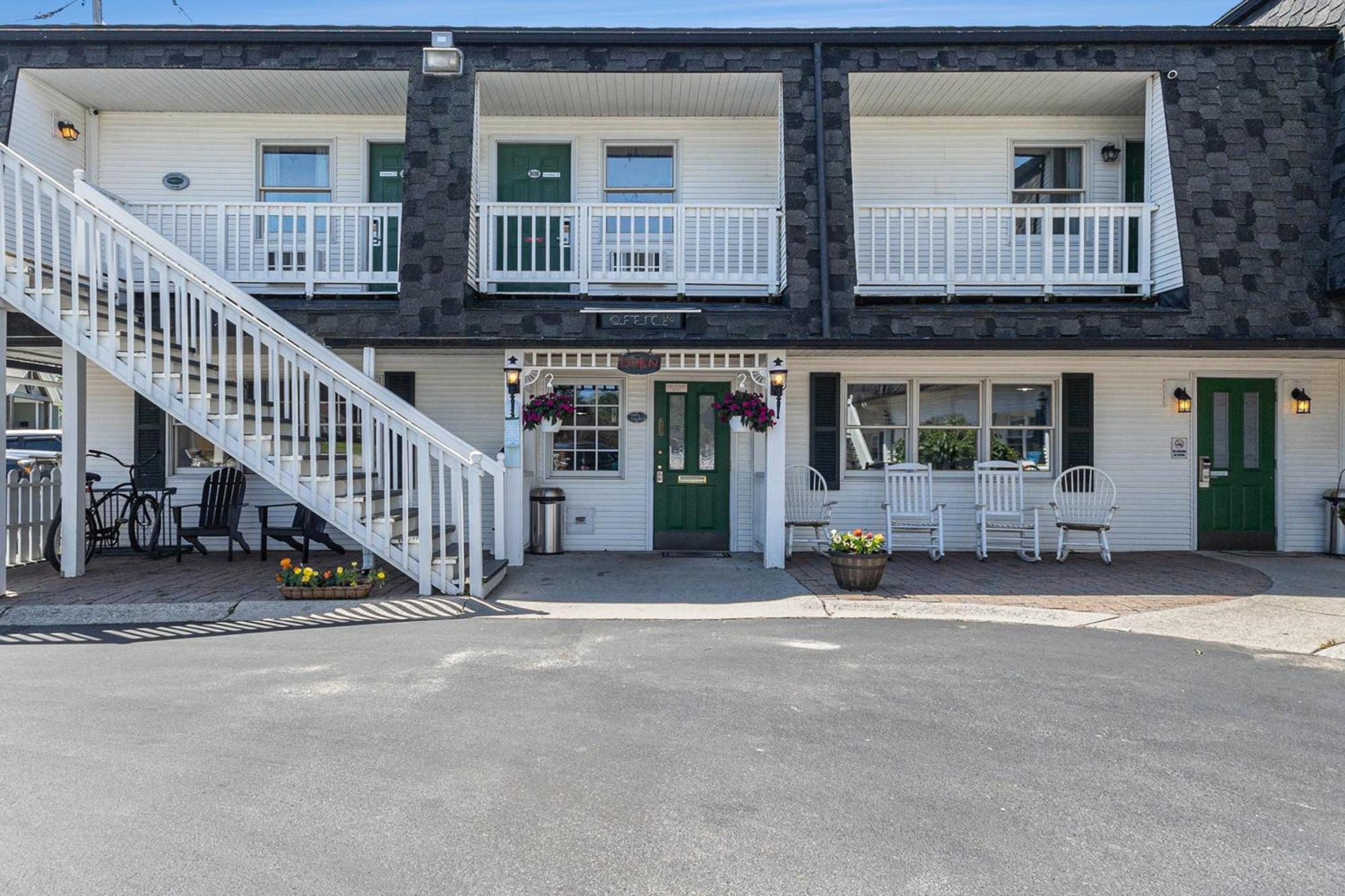 Snyders Shoreline Inn Ludington Exterior foto
